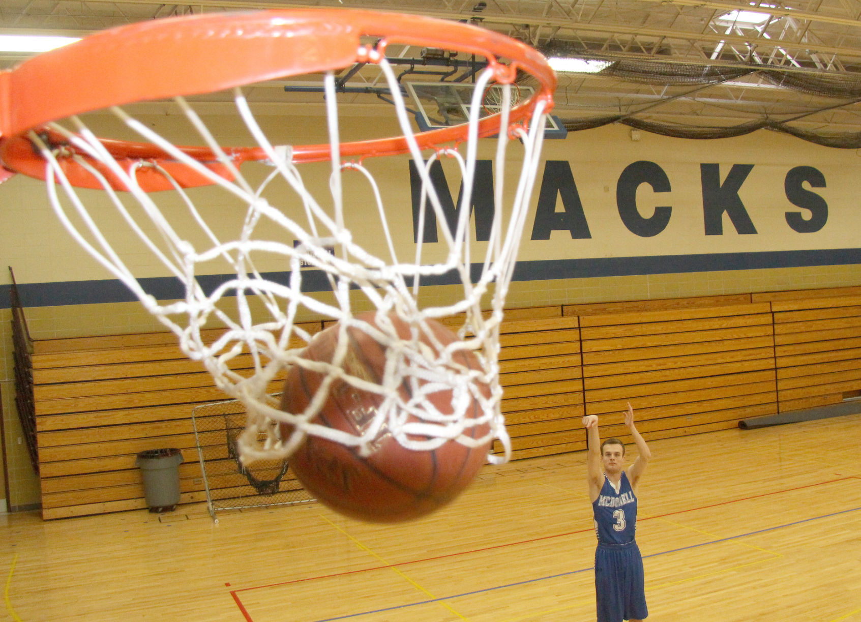 2015-16: McDonell's Ben Retzlaff